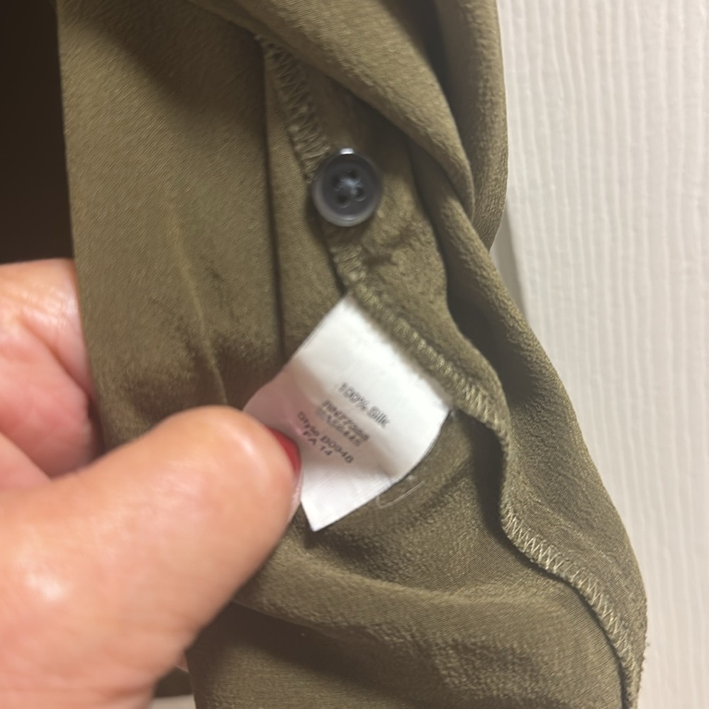 Madewell 100% Silk Olive Green button down shirt - Picture 6 of 6